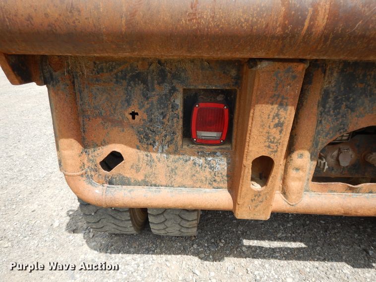 image for item DI0423 2002 Mack CV713  winch truck