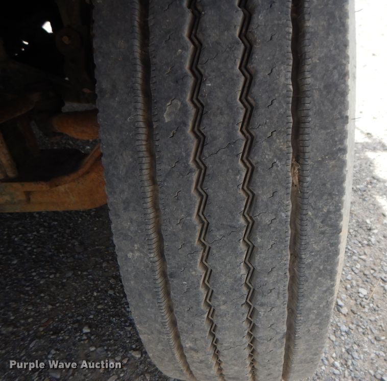 image for item DI0423 2002 Mack CV713  winch truck