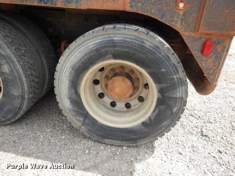 image for item DI0423 2002 Mack CV713  winch truck