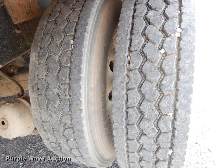 image for item DI0423 2002 Mack CV713  winch truck