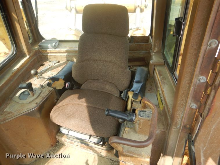 image for item DI0427 1987 Caterpillar D8N  dozer