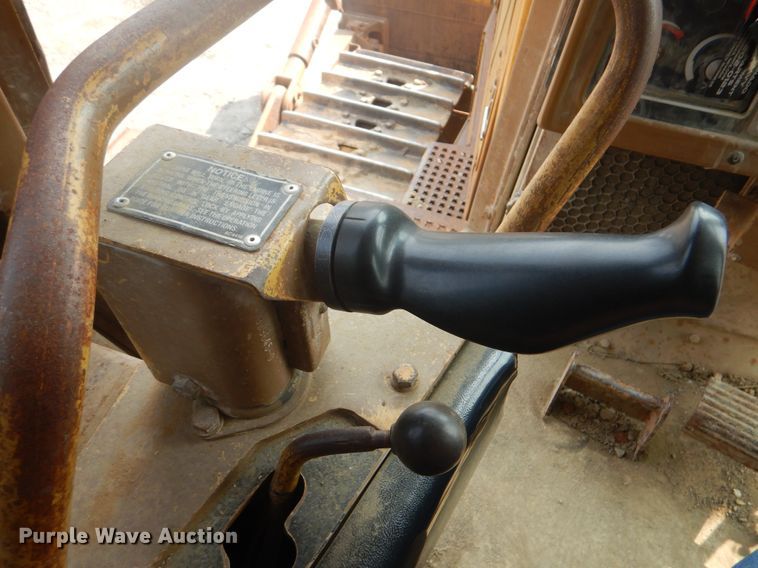 image for item DI0427 1987 Caterpillar D8N  dozer