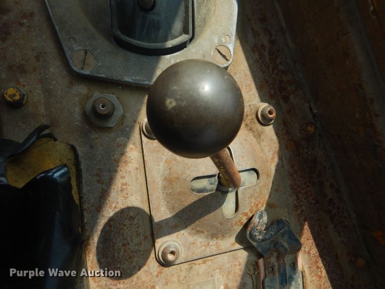 image for item DI0427 1987 Caterpillar D8N  dozer