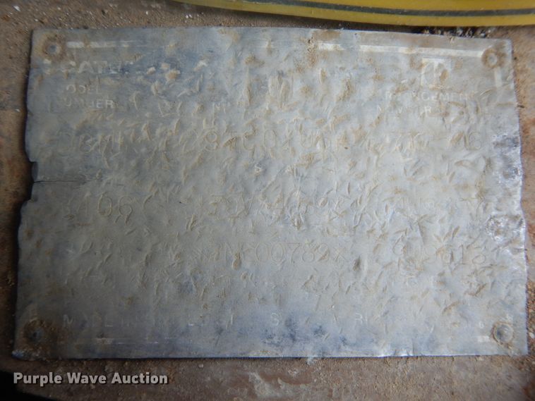 image for item DI0427 1987 Caterpillar D8N  dozer