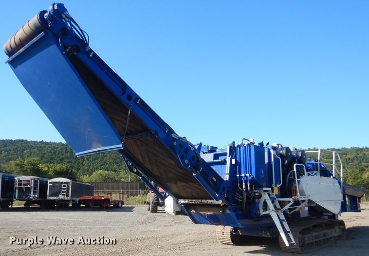 image for item DI0428 2018 Peterson 5710D horizontal grinder