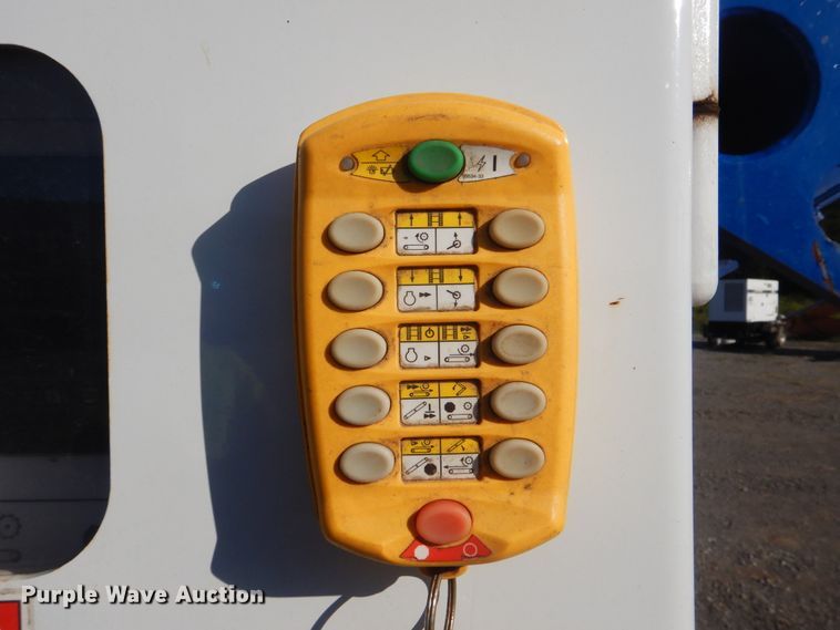 image for item DI0428 2018 Peterson 5710D horizontal grinder