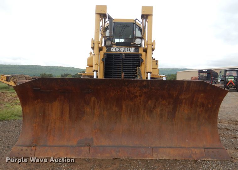 image for item DI0437 2001 Caterpillar D6R XW  dozer