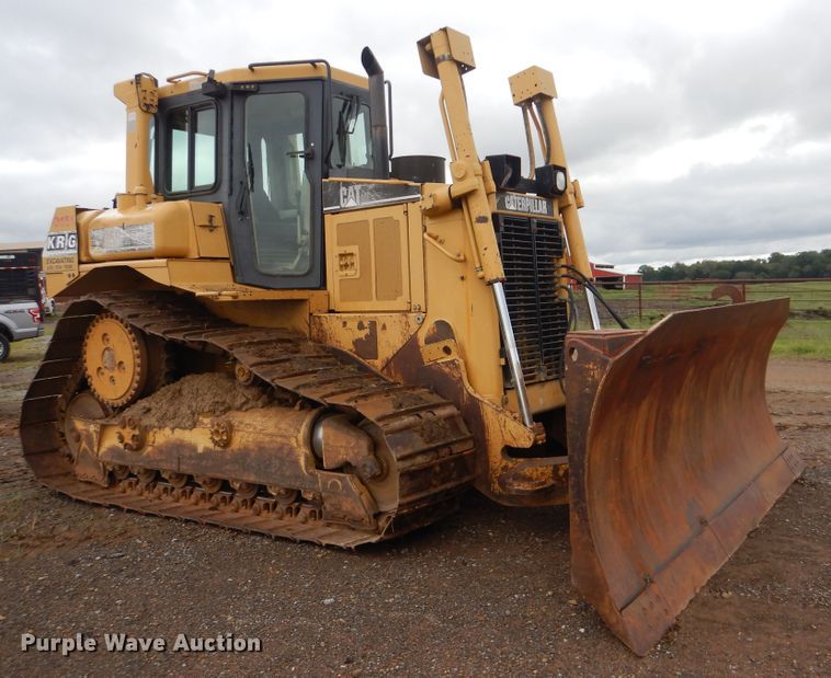 image for item DI0437 2001 Caterpillar D6R XW  dozer
