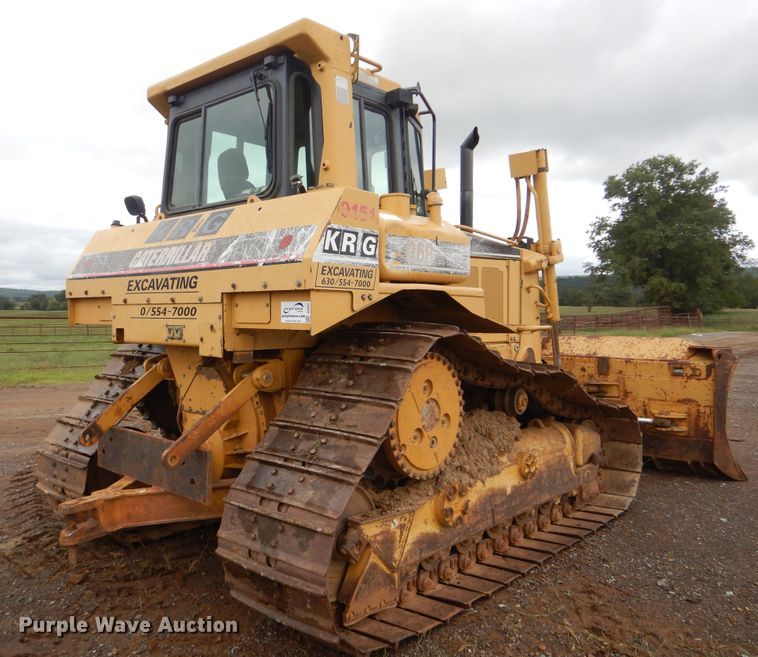 image for item DI0437 2001 Caterpillar D6R XW  dozer