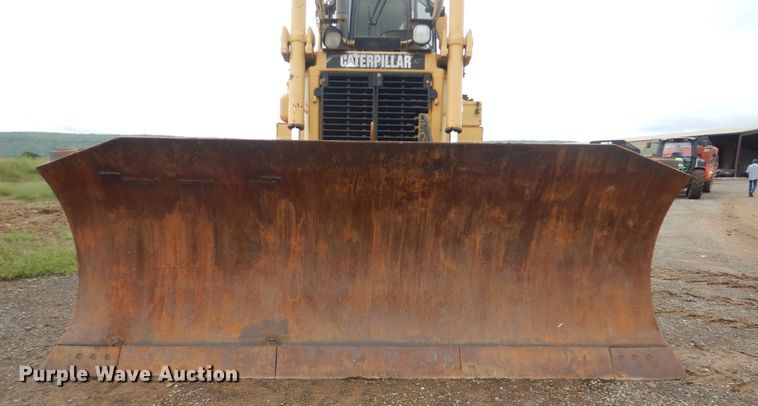 image for item DI0437 2001 Caterpillar D6R XW  dozer