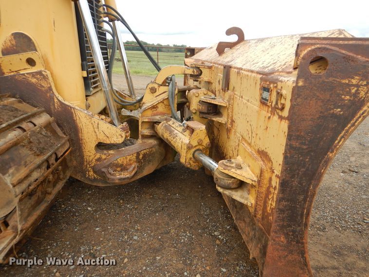 image for item DI0437 2001 Caterpillar D6R XW  dozer