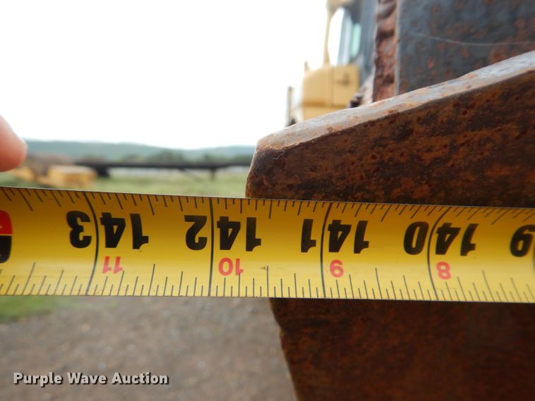 image for item DI0437 2001 Caterpillar D6R XW  dozer