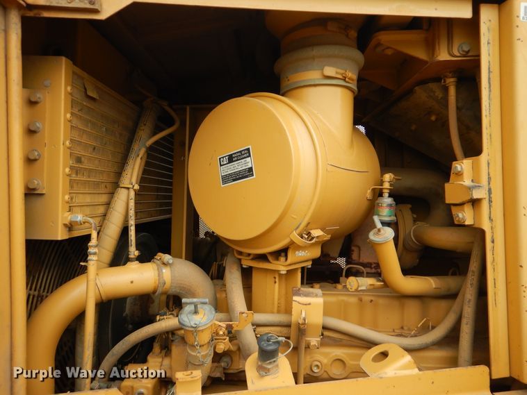 image for item DI0437 2001 Caterpillar D6R XW  dozer