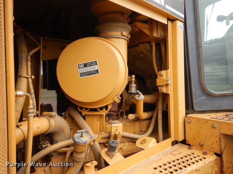 image for item DI0437 2001 Caterpillar D6R XW  dozer