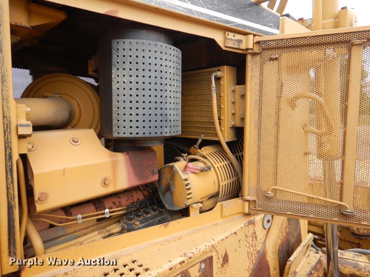 image for item DI0437 2001 Caterpillar D6R XW  dozer