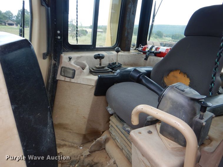 image for item DI0437 2001 Caterpillar D6R XW  dozer