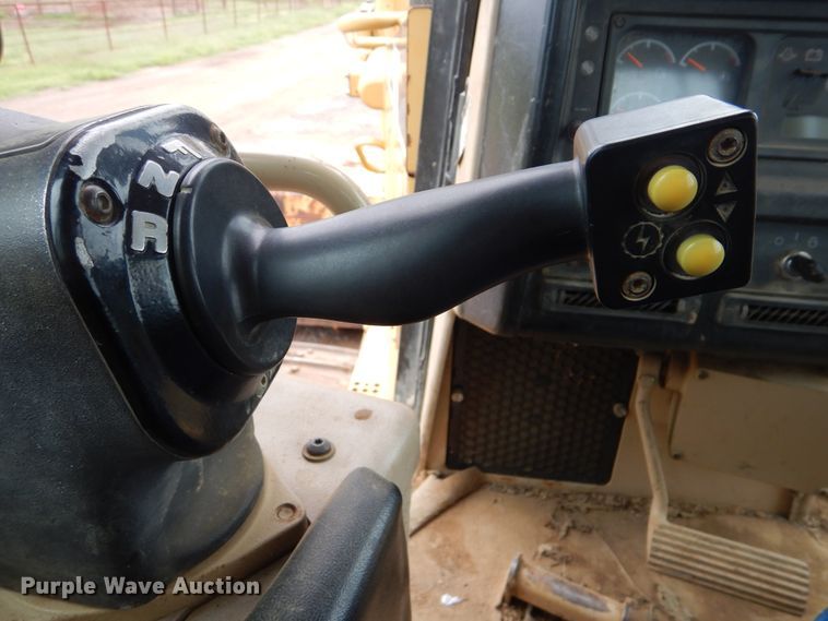 image for item DI0437 2001 Caterpillar D6R XW  dozer