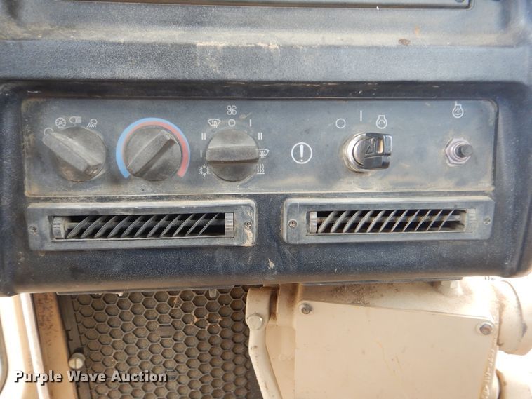 image for item DI0437 2001 Caterpillar D6R XW  dozer