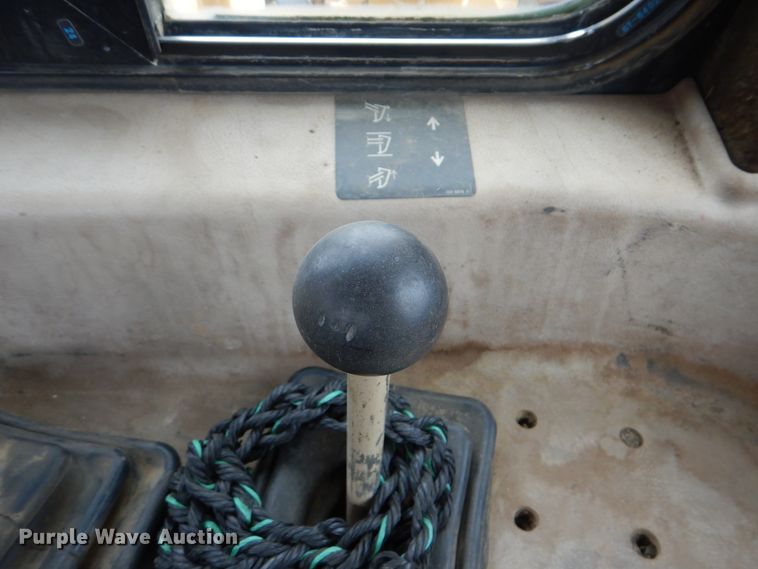 image for item DI0437 2001 Caterpillar D6R XW  dozer