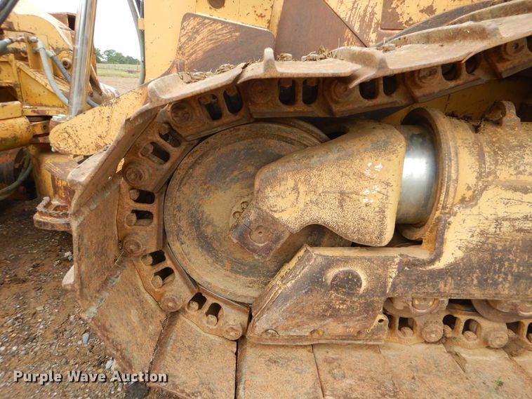 image for item DI0437 2001 Caterpillar D6R XW  dozer