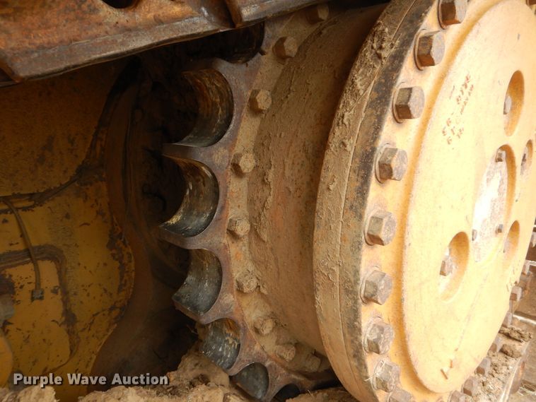 image for item DI0437 2001 Caterpillar D6R XW  dozer
