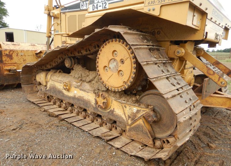 image for item DI0437 2001 Caterpillar D6R XW  dozer