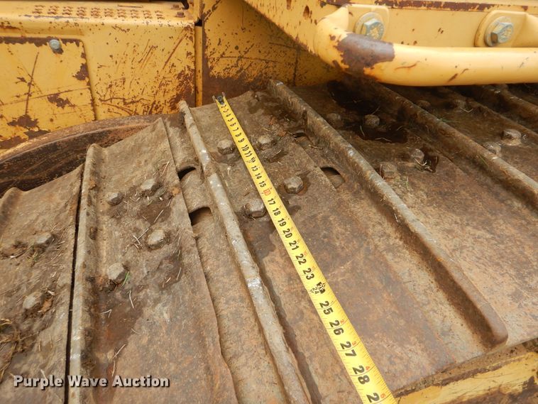 image for item DI0437 2001 Caterpillar D6R XW  dozer