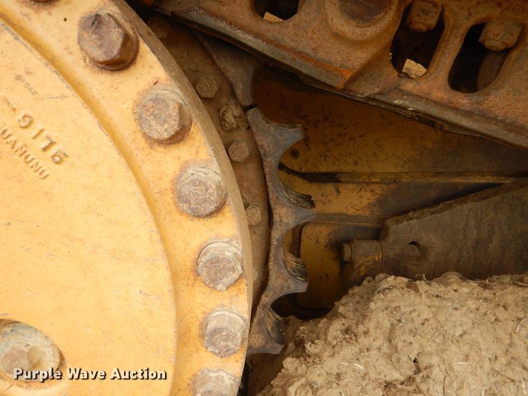 image for item DI0437 2001 Caterpillar D6R XW  dozer