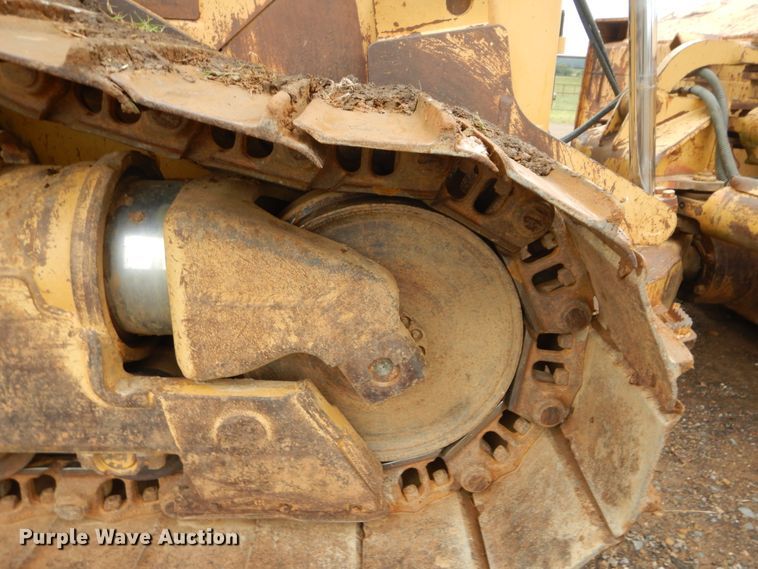 image for item DI0437 2001 Caterpillar D6R XW  dozer