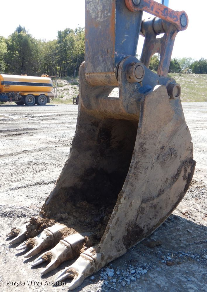 image for item DI0441 2014 John Deere 350G LC  excavator