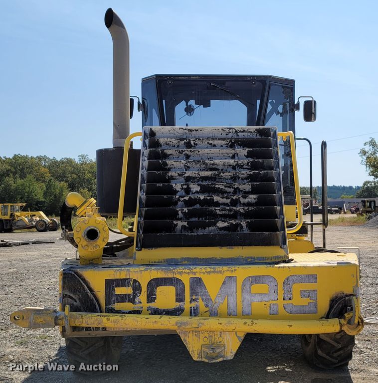 image for item ET9012 2016 Bomag MPH364R  recycler