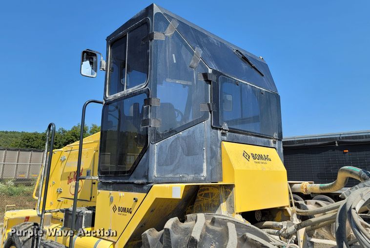 image for item ET9012 2016 Bomag MPH364R  recycler