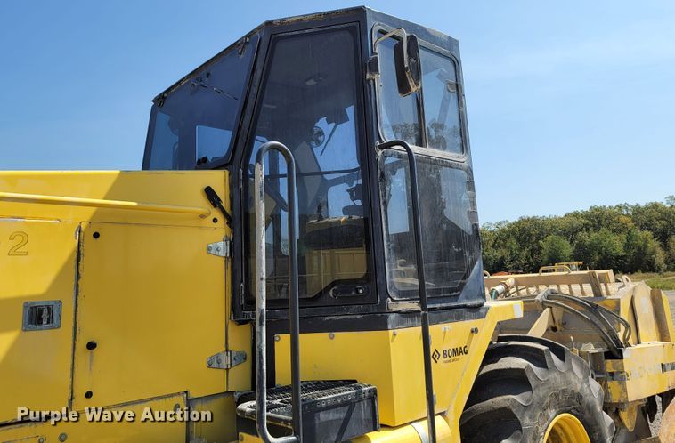 image for item ET9012 2016 Bomag MPH364R  recycler