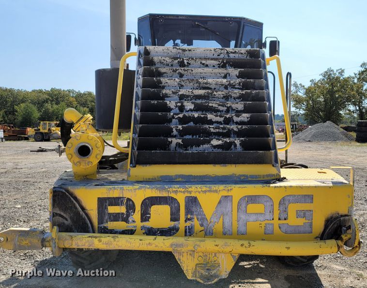 image for item ET9012 2016 Bomag MPH364R  recycler