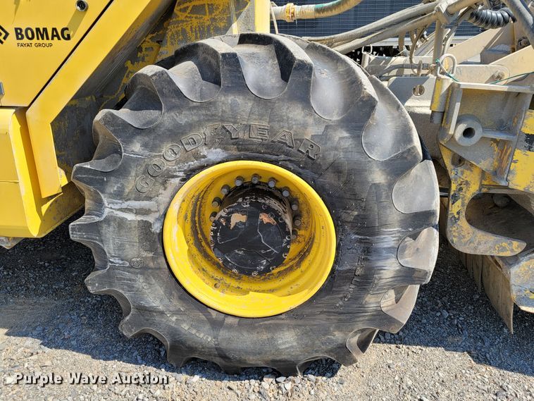 image for item ET9012 2016 Bomag MPH364R  recycler