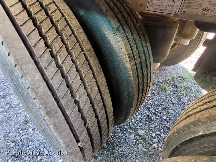 image for item ET9020 2008 Wilson DWG550WB walking floor trailer