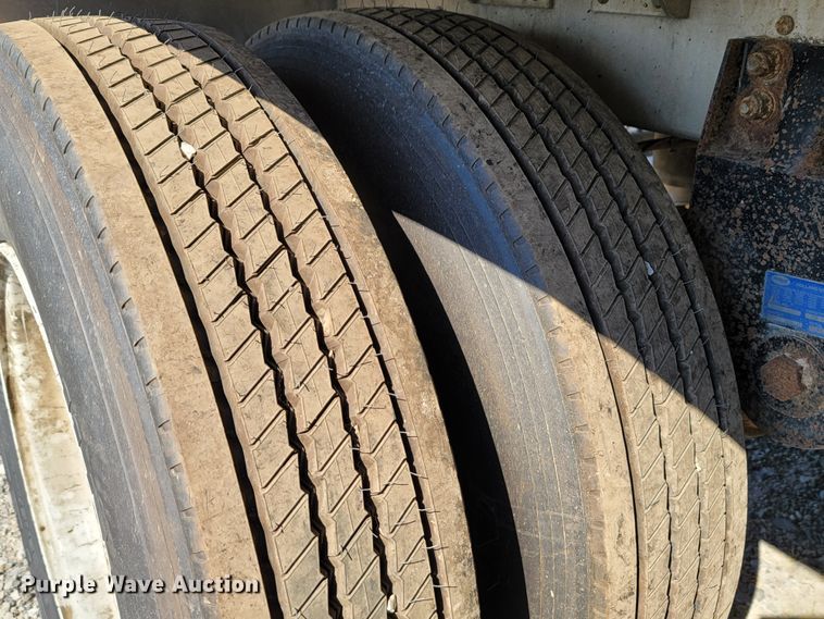 image for item ET9020 2008 Wilson DWG550WB walking floor trailer