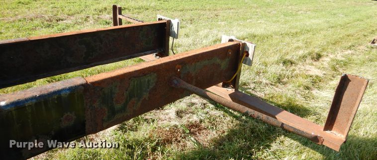 image for item AF9961 2005 Freightliner Business Class M2  truck cab and chassis