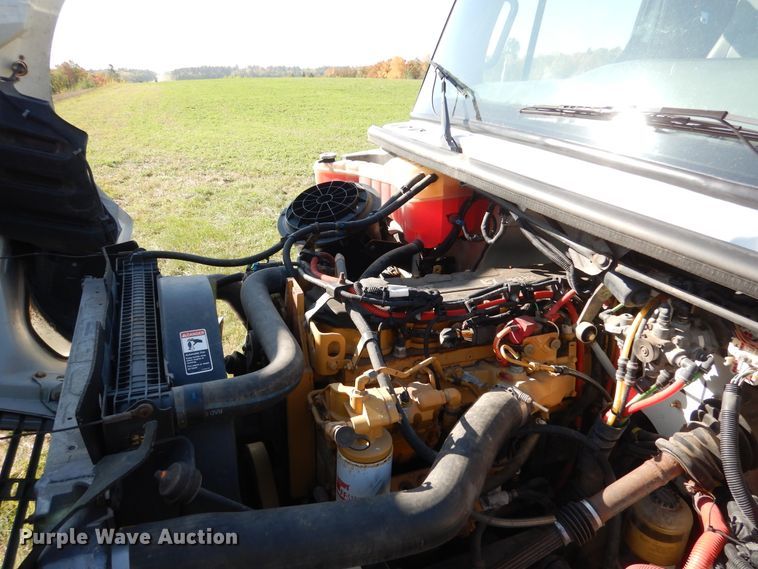 image for item AF9961 2005 Freightliner Business Class M2  truck cab and chassis