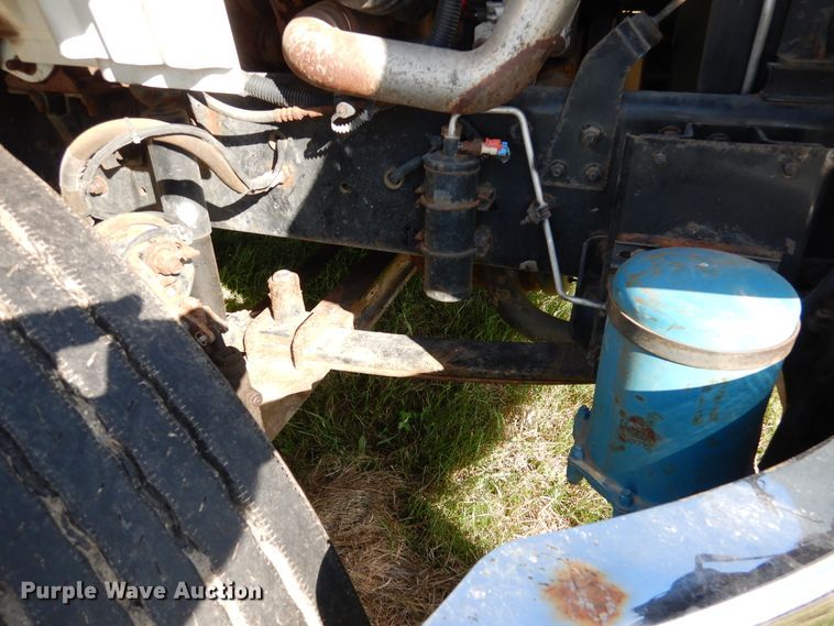 image for item AF9961 2005 Freightliner Business Class M2  truck cab and chassis