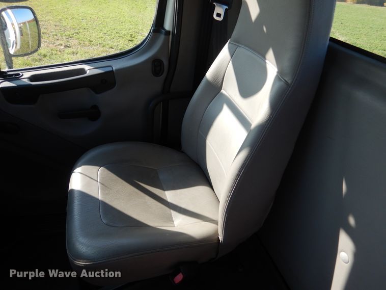 image for item AF9961 2005 Freightliner Business Class M2  truck cab and chassis