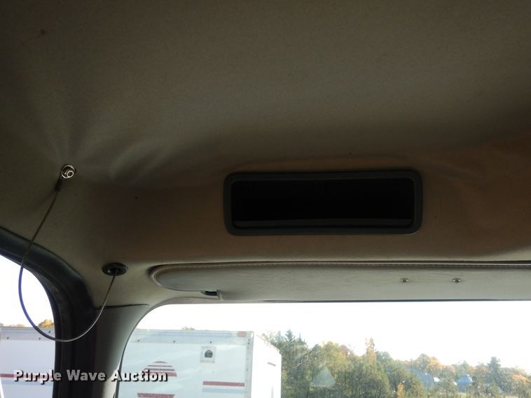 image for item AF9961 2005 Freightliner Business Class M2  truck cab and chassis