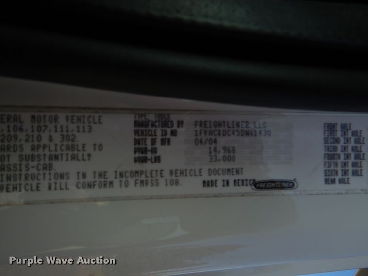 image for item AF9961 2005 Freightliner Business Class M2  truck cab and chassis