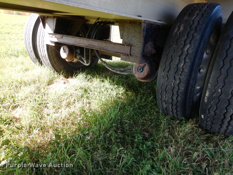 image for item AF9962 2007 Fontaine PAFTW58048WSWI flatbed trailer