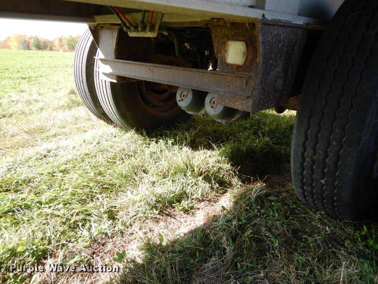 image for item AF9963 1994 Ravens 1448A66 flatbed trailer