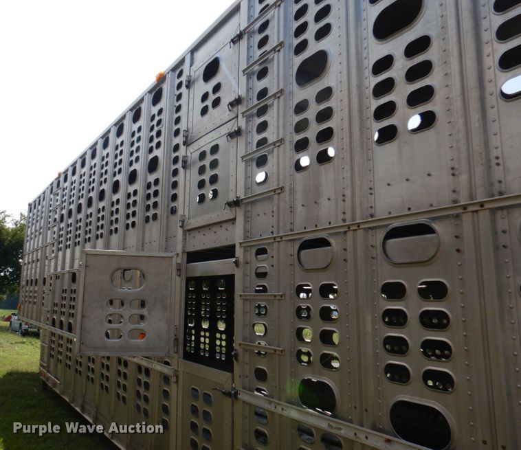 image for item DA5262 2001 Wilson PSDCL-302 livestock trailer