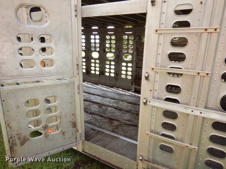 image for item DA5262 2001 Wilson PSDCL-302 livestock trailer