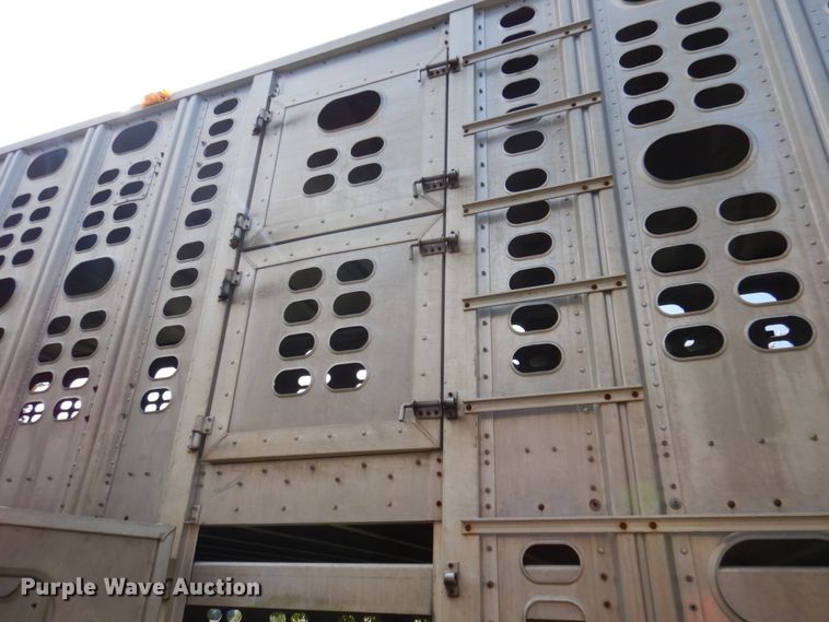 image for item DA5262 2001 Wilson PSDCL-302 livestock trailer