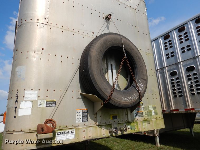 image for item DA5262 2001 Wilson PSDCL-302 livestock trailer