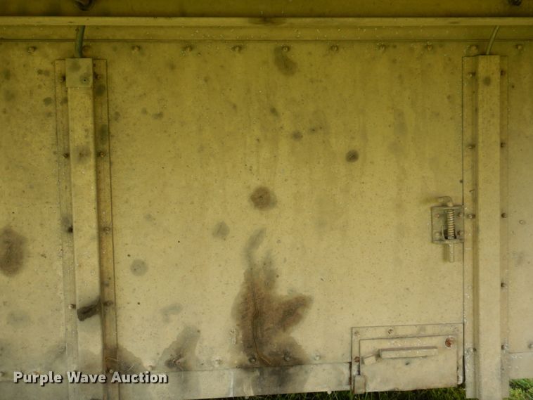 image for item DA5262 2001 Wilson PSDCL-302 livestock trailer